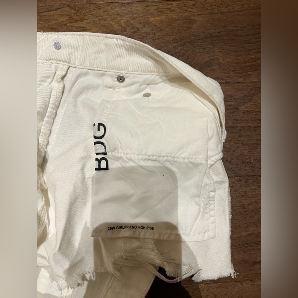 BDG High Rise Shorts. Size 29W. - Picture 2 of 2